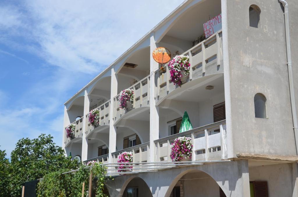 Apartmani Kemac Stara Novalja Exterior foto