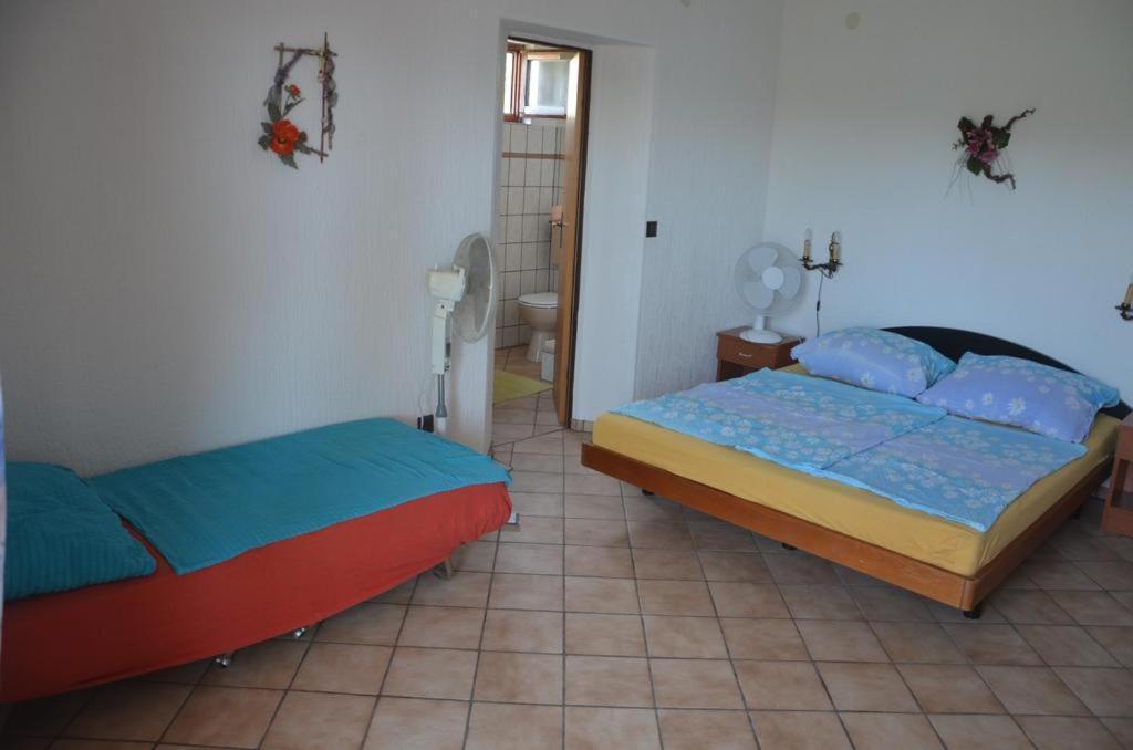 Apartmani Kemac Stara Novalja Exterior foto